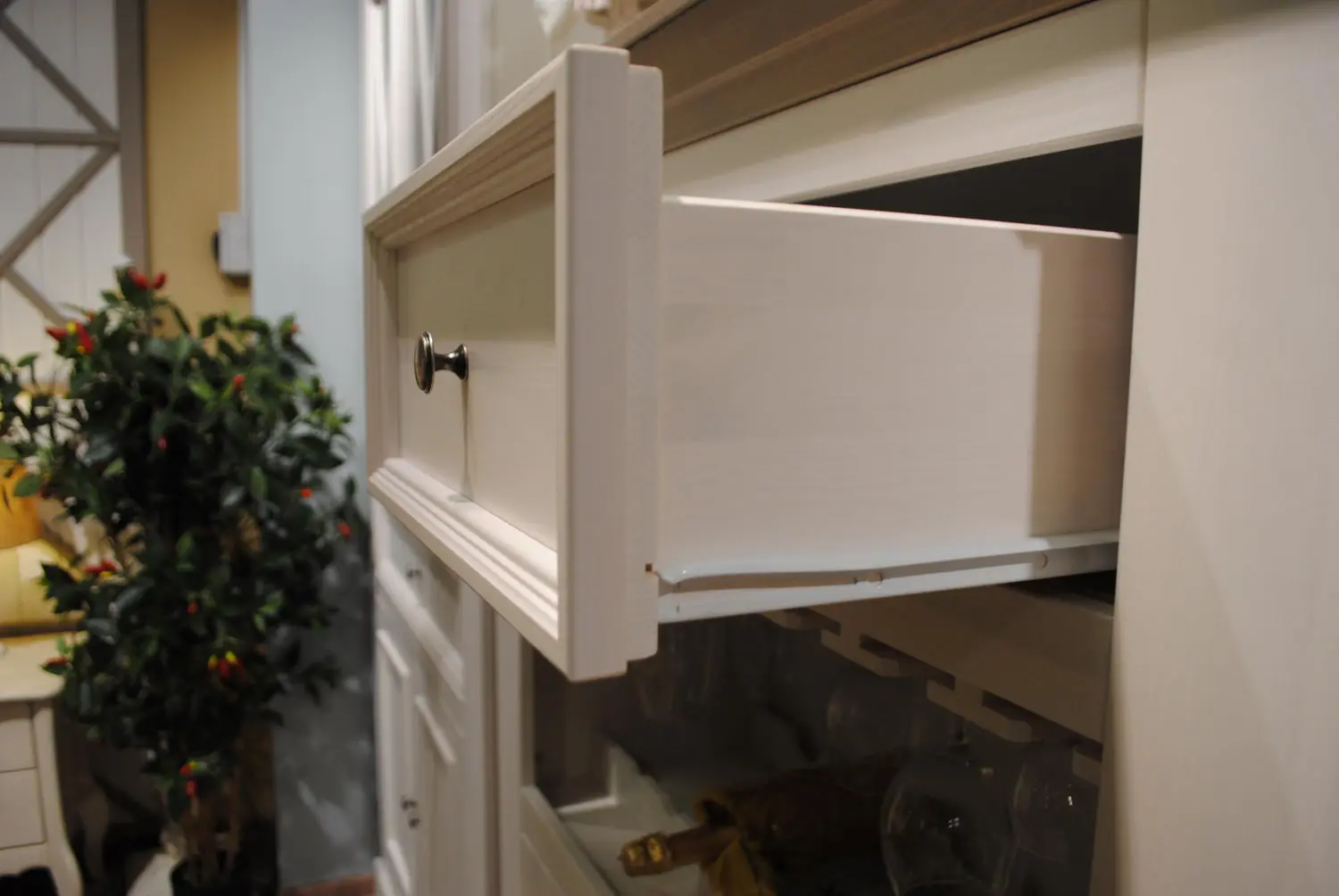 Комод-бар массив сосны Форест 2-дверный с 2-я ящиками белый воск/серый