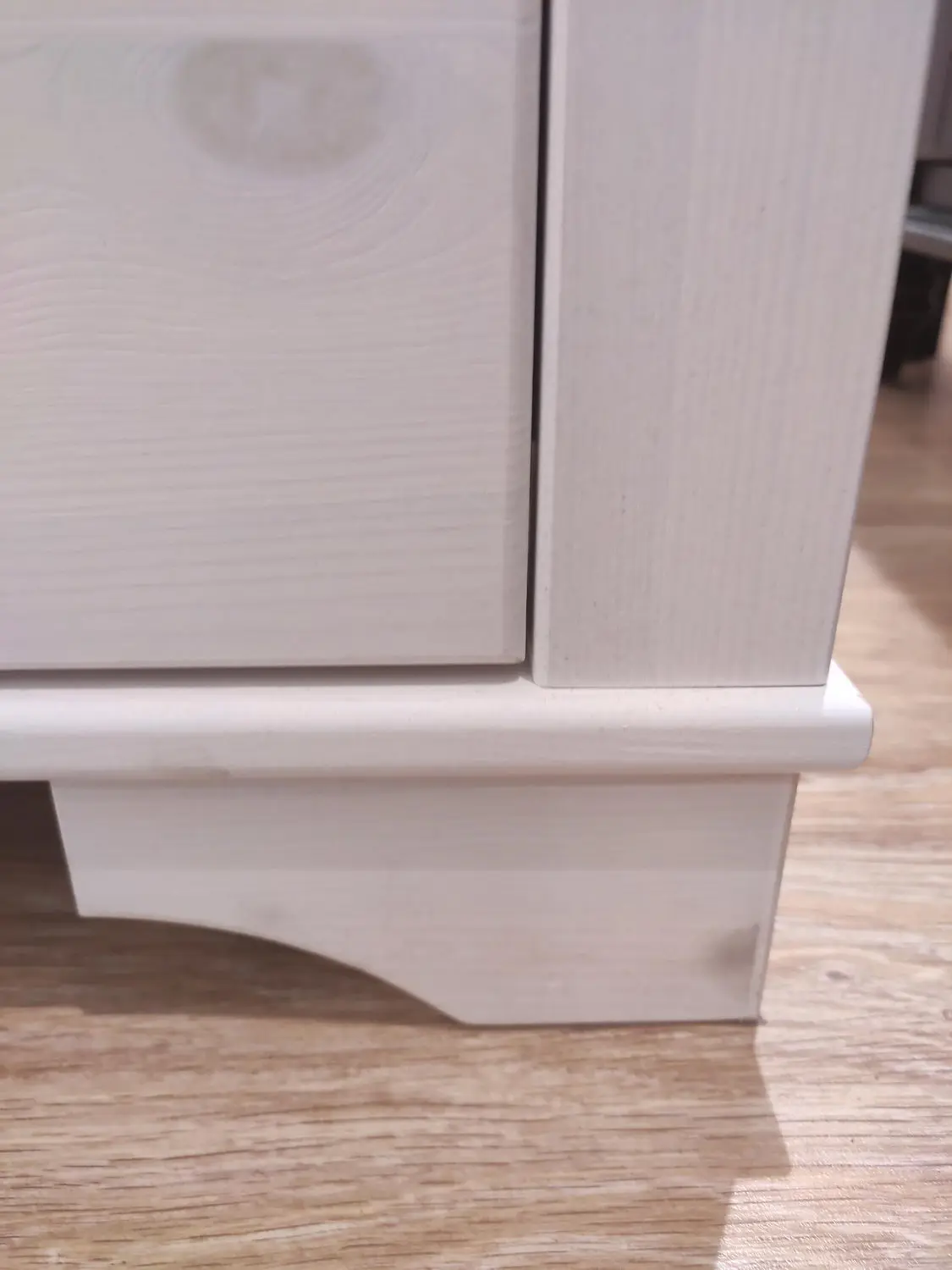 Комод с четырьмя ящиками Бейли белый воск