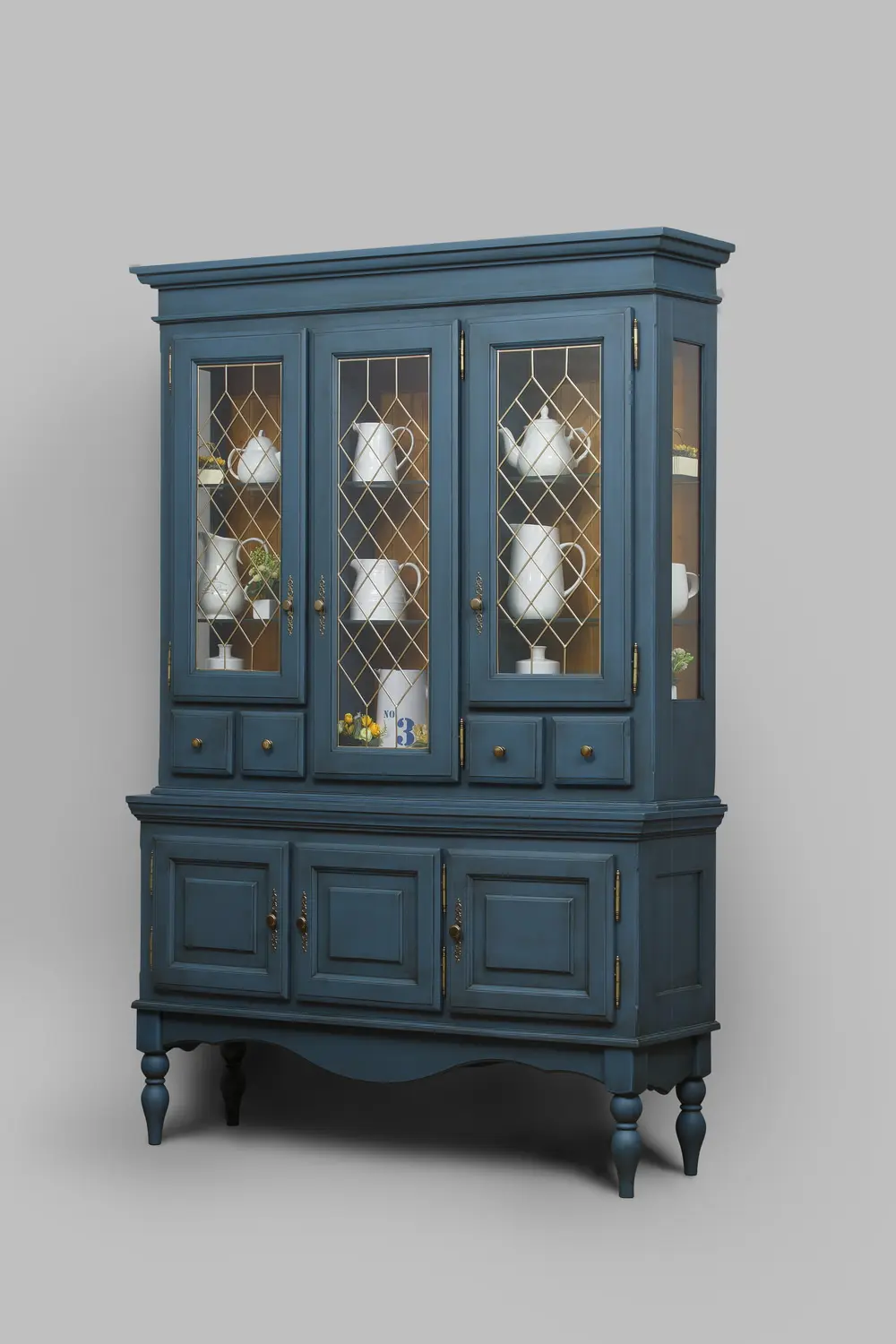 Сервант 3 створчатый Бьерт 1-56 сосна