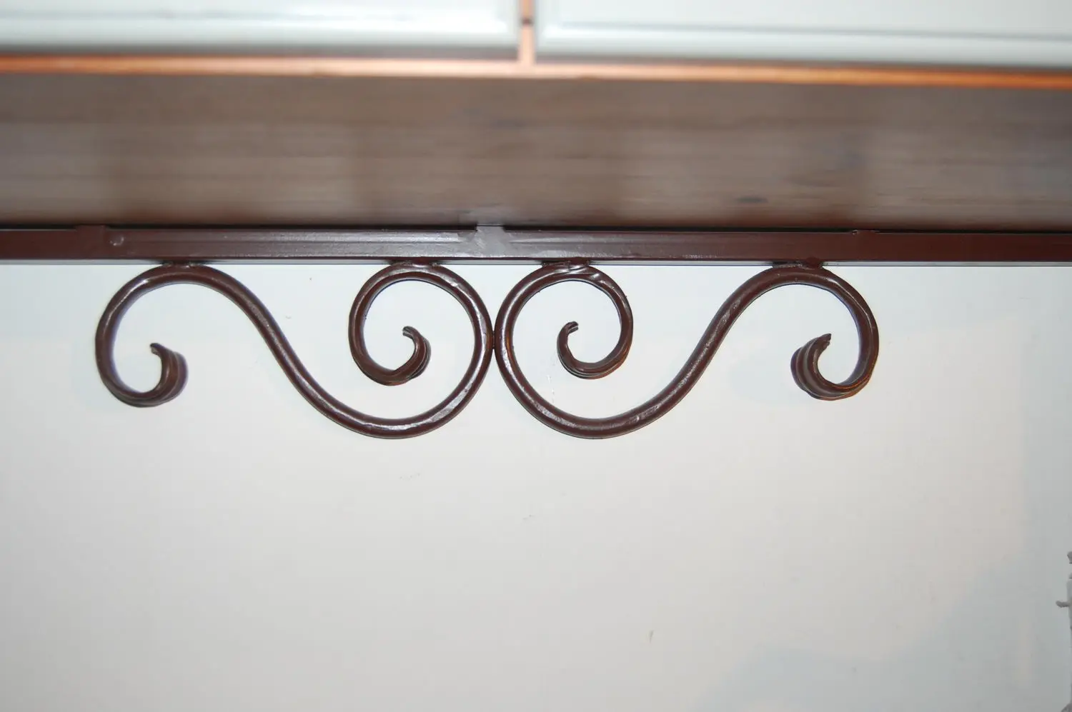 Граверса Валенсия 2-46 кованая,  сосна