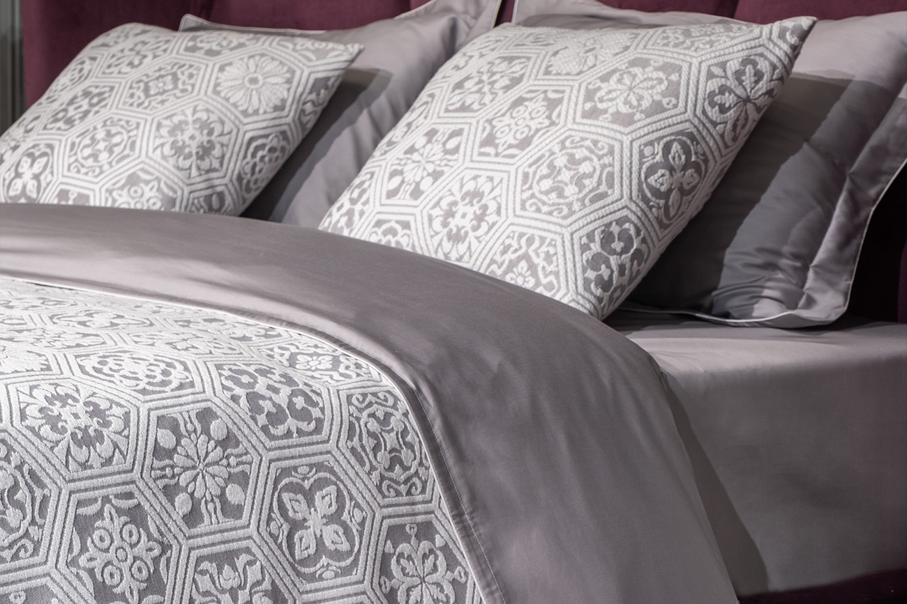 16AMR-MTS240260-POKR SER Покрывало Ажур серое