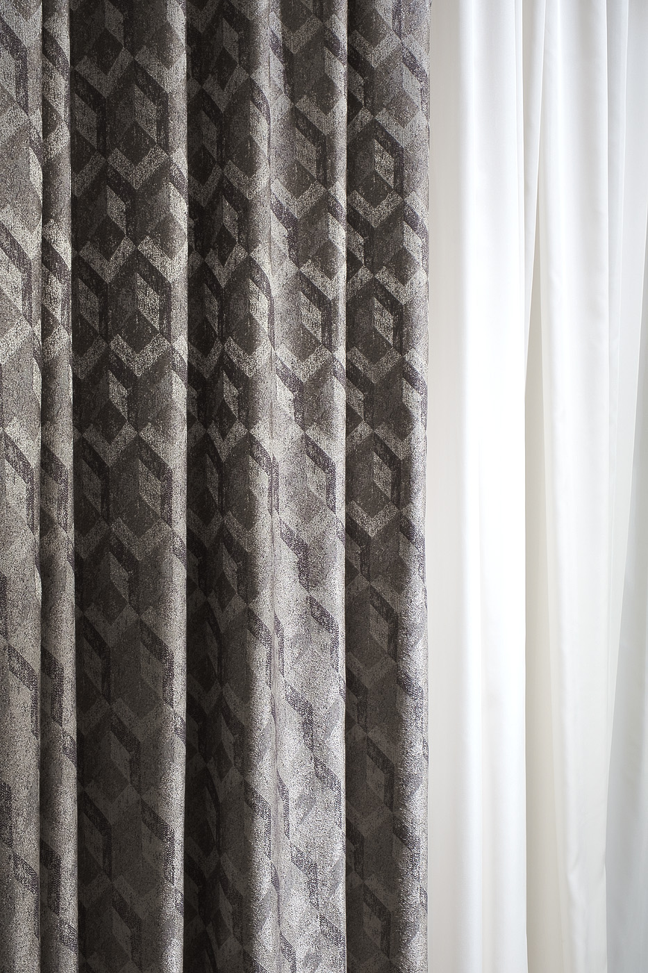 121GD-TON07-PORT SER Портьера MODENA серебряная 