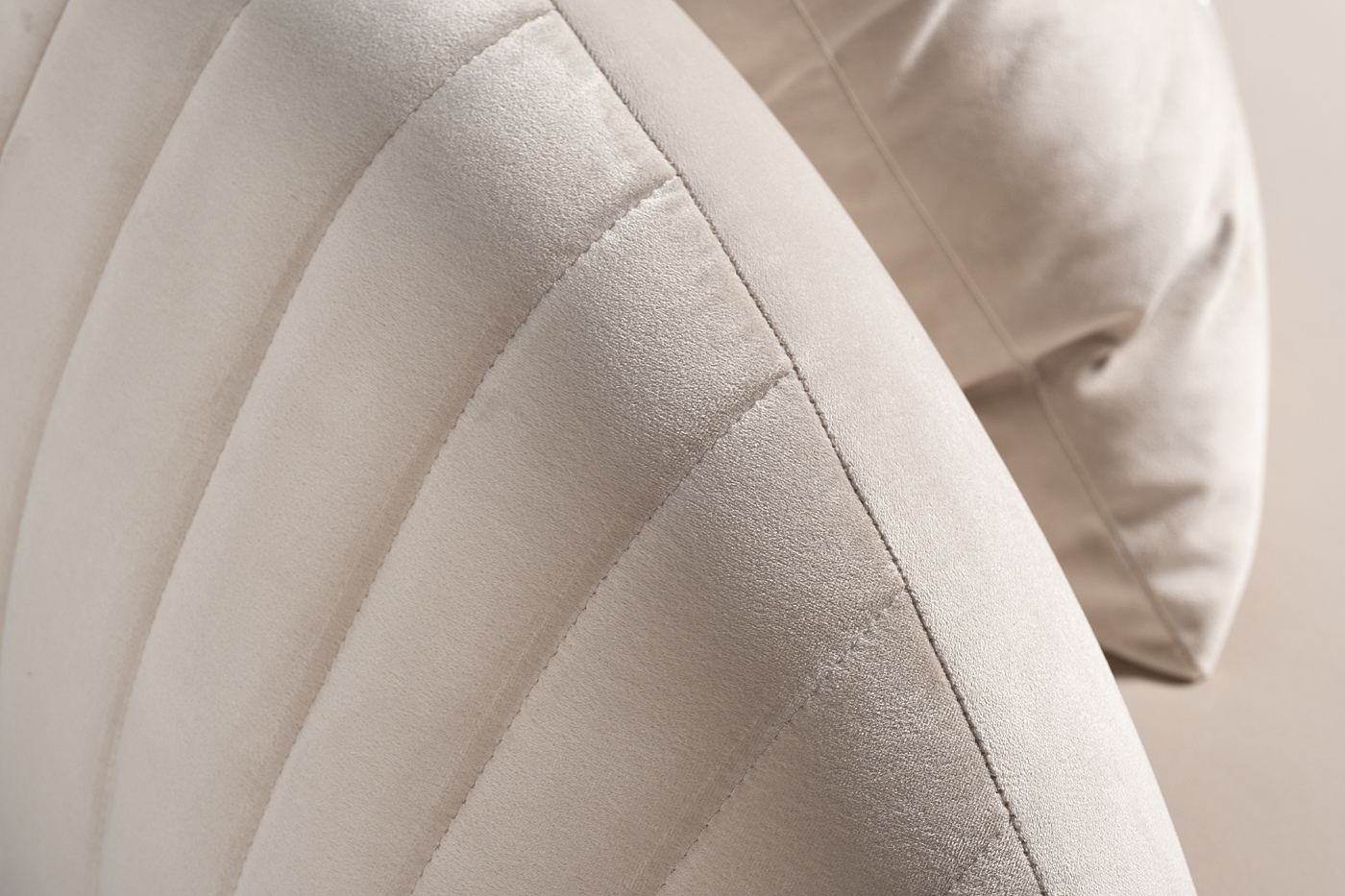 87YY-DIV2262 Диван Lea трехместный, велюр кремовый 