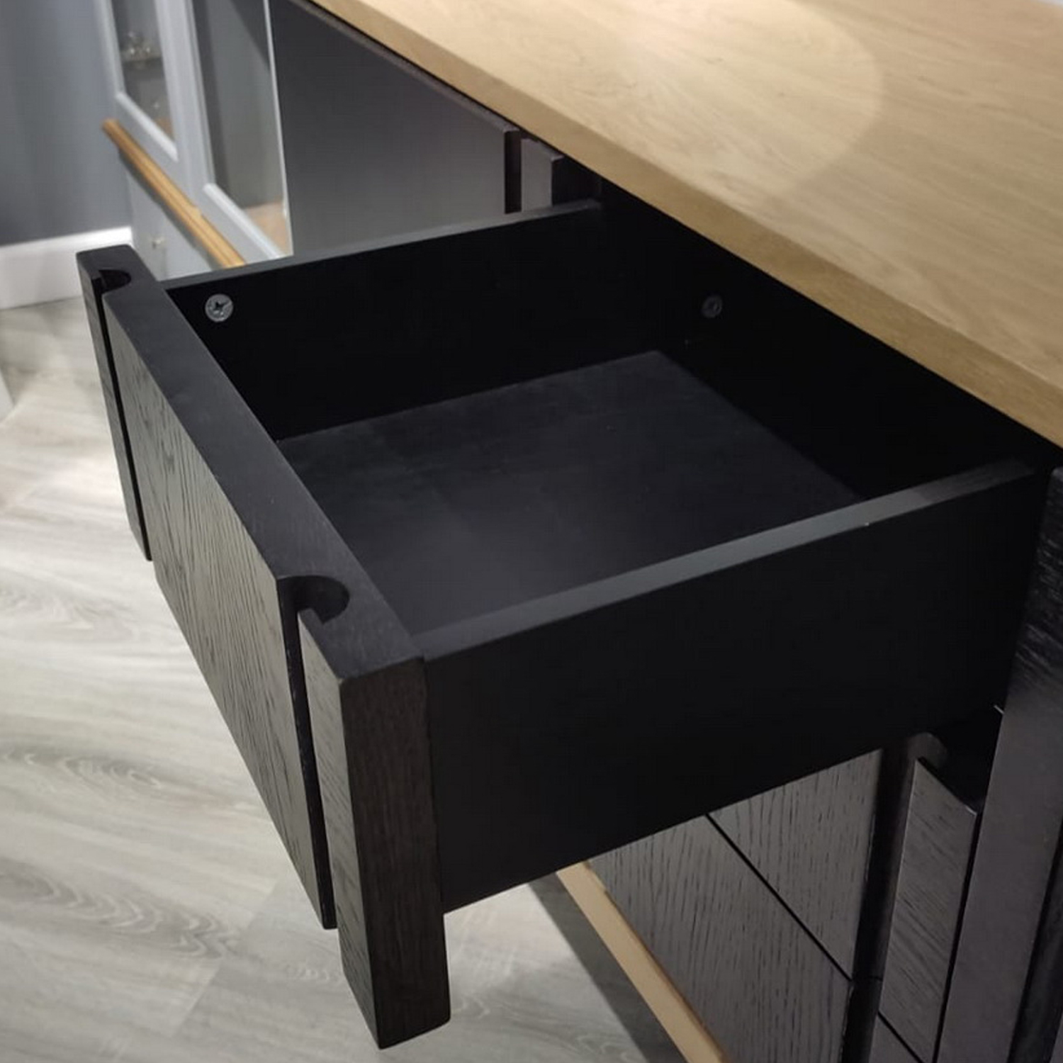 Комод с ящиками массив дуба чёрный ICON’S РВ 803 (выставочный образец)