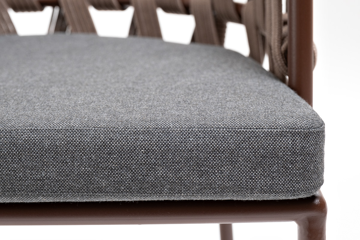 "Диего" стул плетеный из роупа, каркас из стали коричневый (RAL8016) муар, роуп коричневый круглый, ткань серая