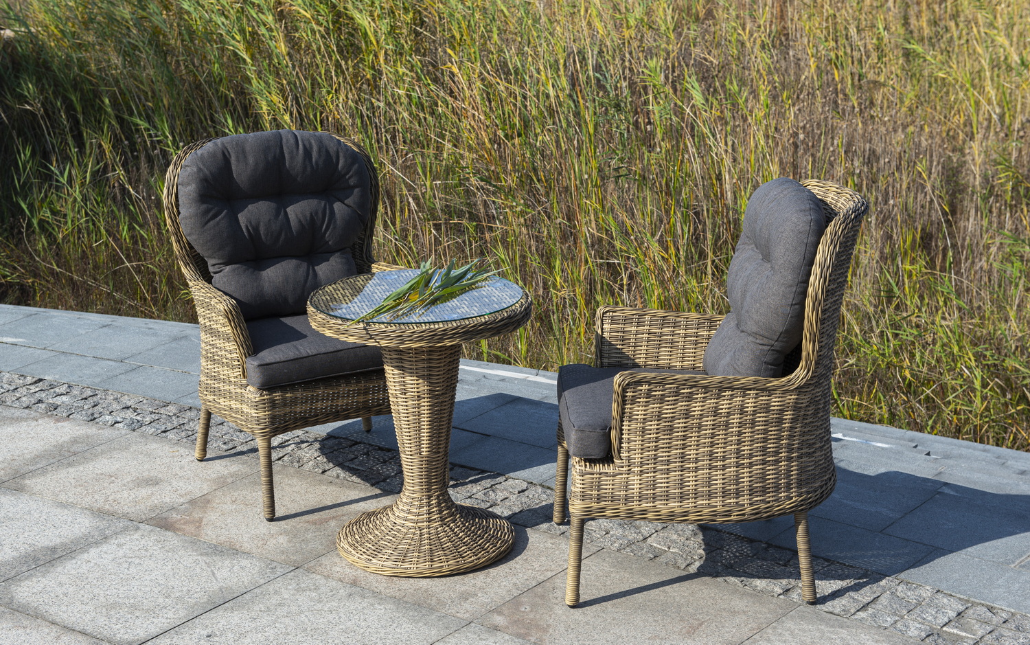 "Леванс" стол круглый из искусственного ротанга, цвет соломенный