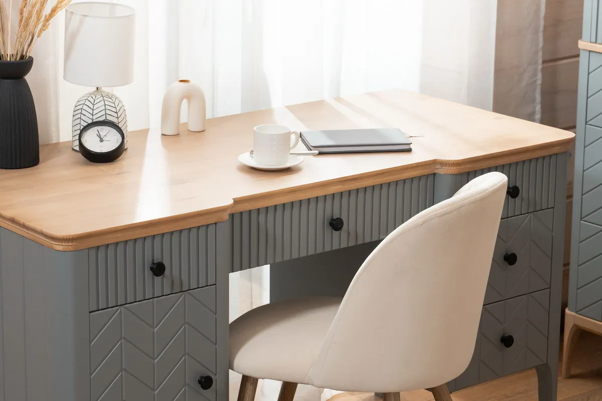 Стол письменный массив сосны Грета №4